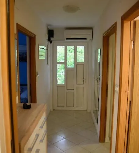 Luxury Flat With Heated Pool & Jacuzzi Rijeka