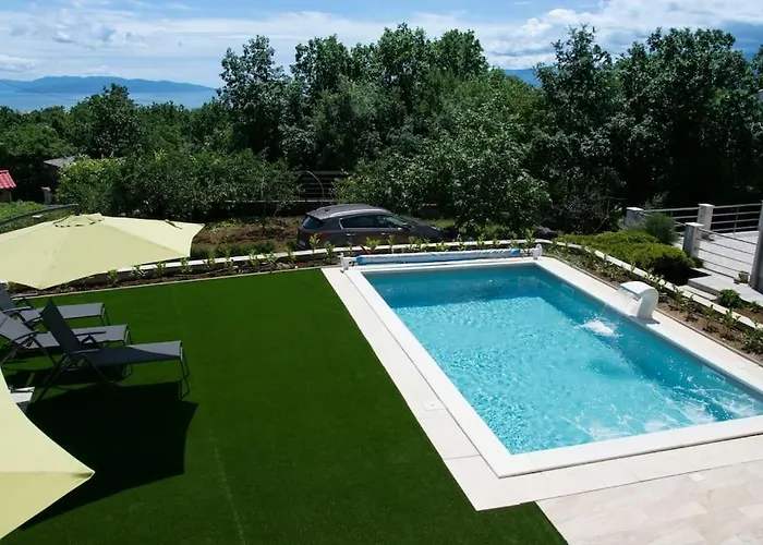 Luxury Flat With Heated Pool & Jacuzzi * Rijeka