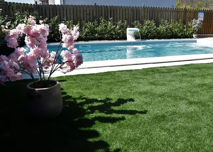 Luxury Flat With Heated Pool & Jacuzzi Rijeka