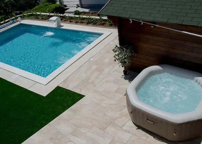 דירה Luxury Flat With Heated Pool & Jacuzzi רייקה