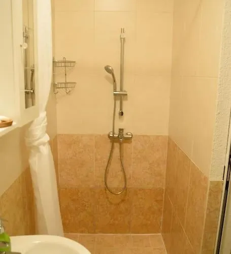 Apartman Luxury Flat With Heated Pool & Jacuzzi