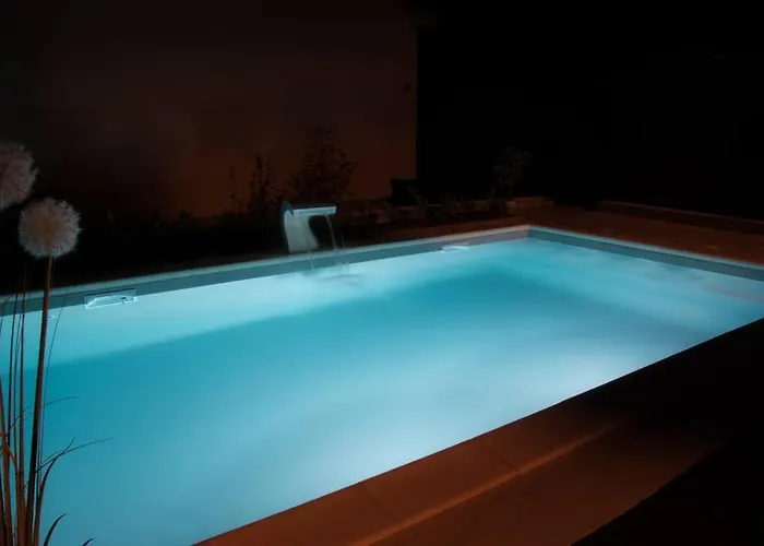 Luxury Flat With Heated Pool & Jacuzzi Apartman Rijeka