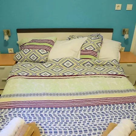 Luxury Flat With Heated Pool & Jacuzzi * 里耶卡