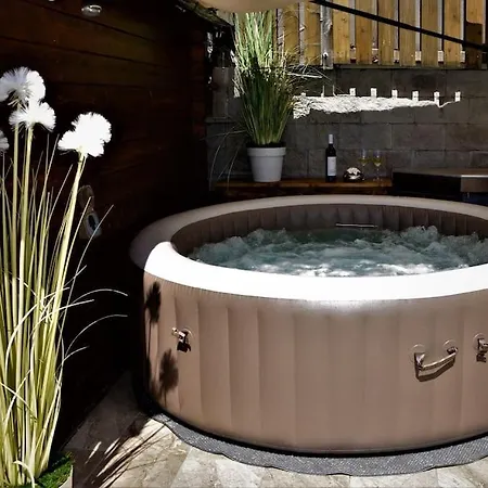 Luxury Flat With Heated Pool & Jacuzzi