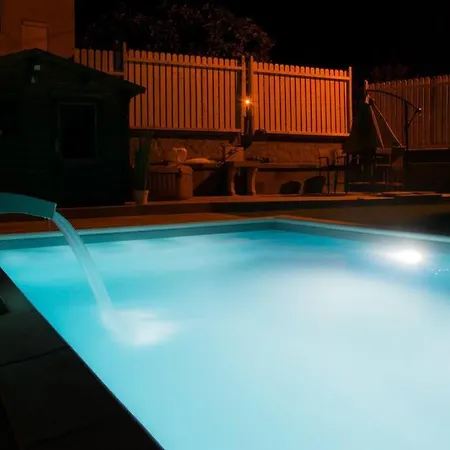 公寓 Luxury Flat With Heated Pool & Jacuzzi