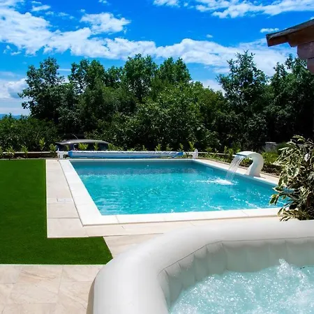 Apartament Luxury Flat With Heated Pool & Jacuzzi