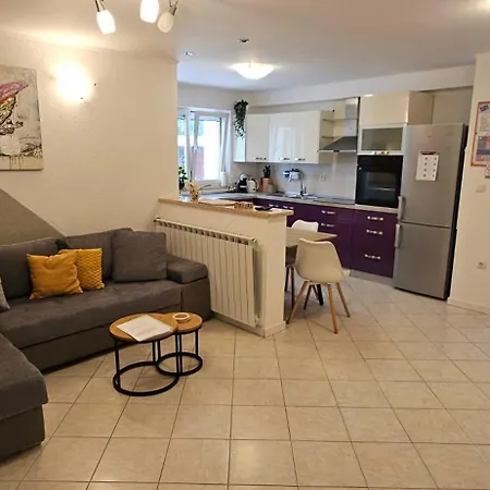 Daire Luxury Flat With Heated Pool & Jacuzzi