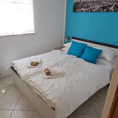 Luxury Flat With Heated Pool & Jacuzzi 公寓 *