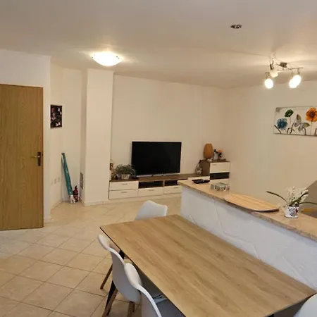 Luxury Flat With Heated Pool & Jacuzzi *