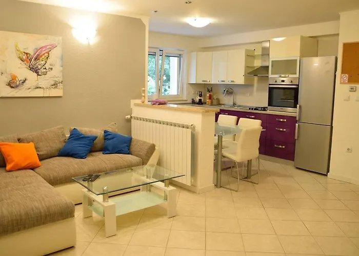 Luxury Flat With Heated Pool & Jacuzzi Апартаменты *