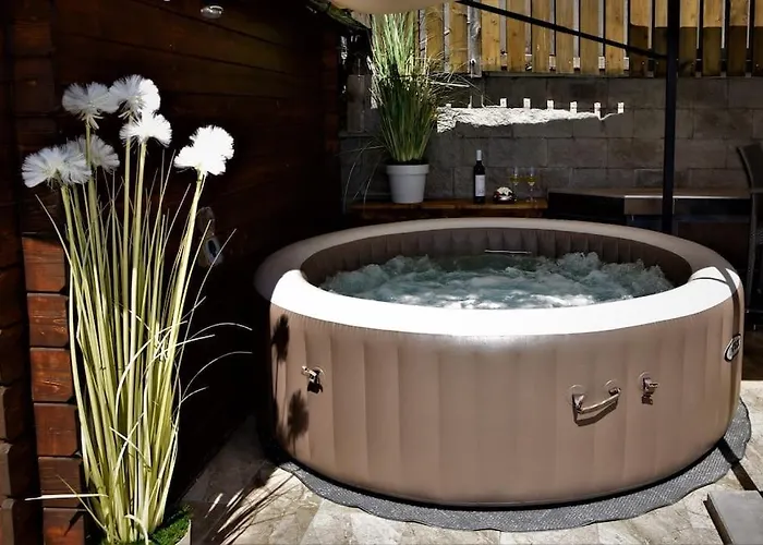 Luxury Flat With Heated Pool & Jacuzzi